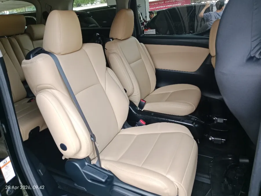 Foto Mobil Bekas Kabin Belakang Toyota Alphard 2.5 S tahun 2018