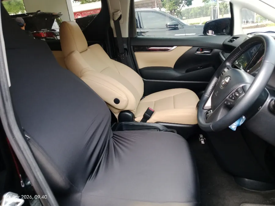 Foto Mobil Bekas Kabin Depan Toyota Alphard 2.5 S tahun 2018