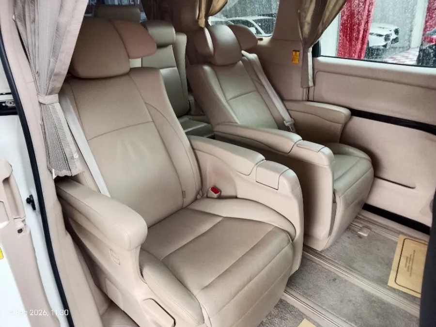 Foto Mobil Bekas Kabin Belakang Toyota Alphard 3.5 tahun 2014