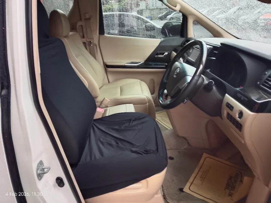 Foto Mobil Bekas Kabin Depan Toyota Alphard 3.5 tahun 2014