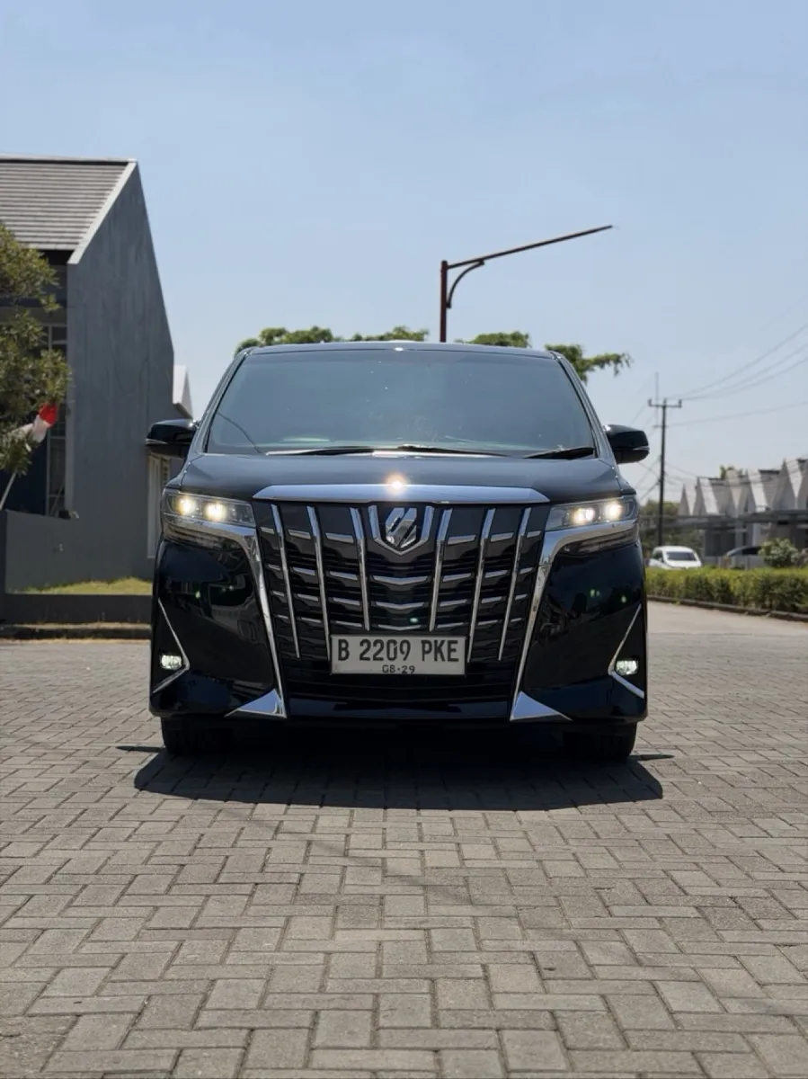 Foto Mobil Bekas Tampak Depan Toyota Alphard 3.5 Q tahun 2019