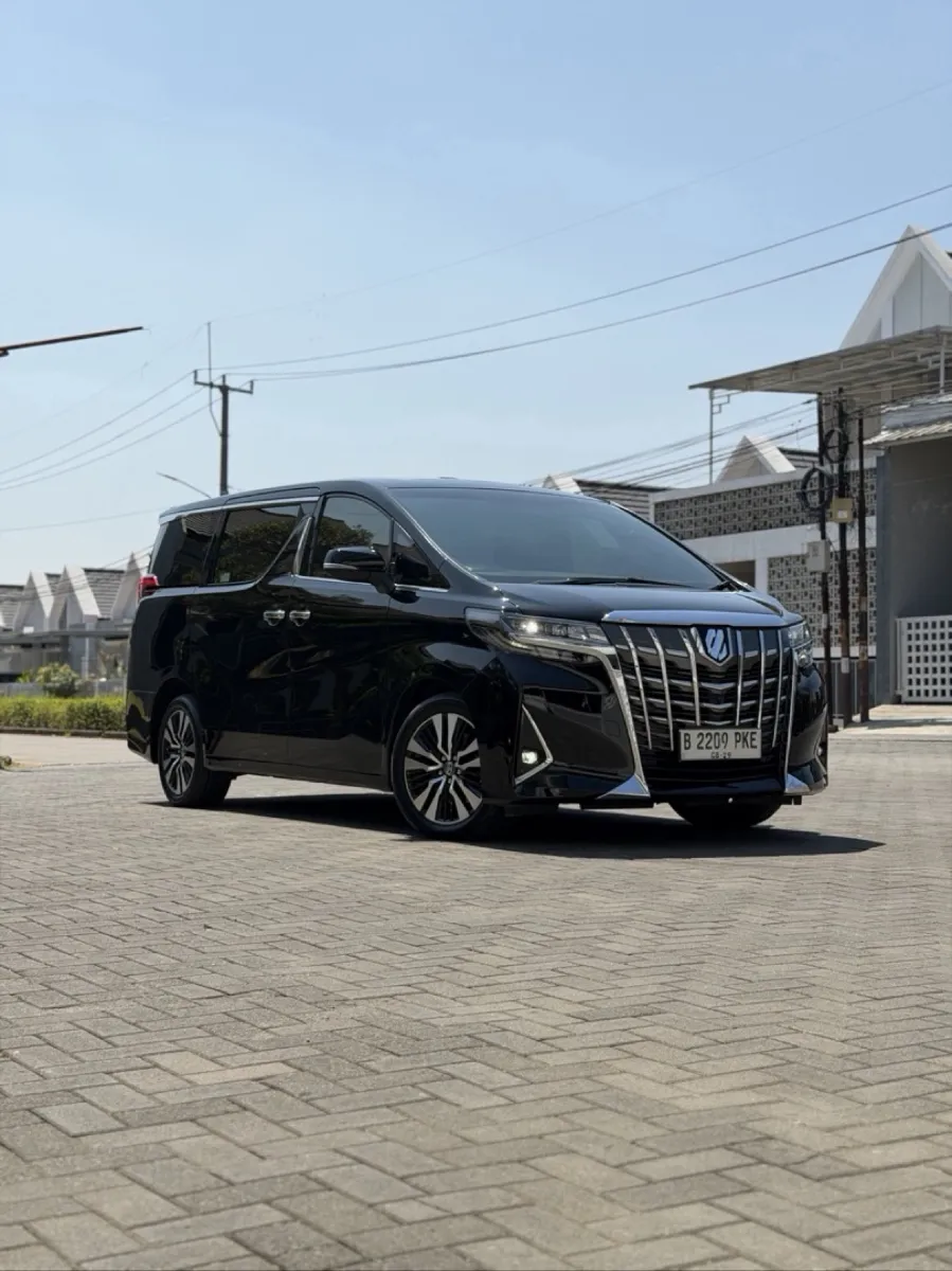 Foto Mobil Bekas Tampak Samping Toyota Alphard 3.5 Q tahun 2019