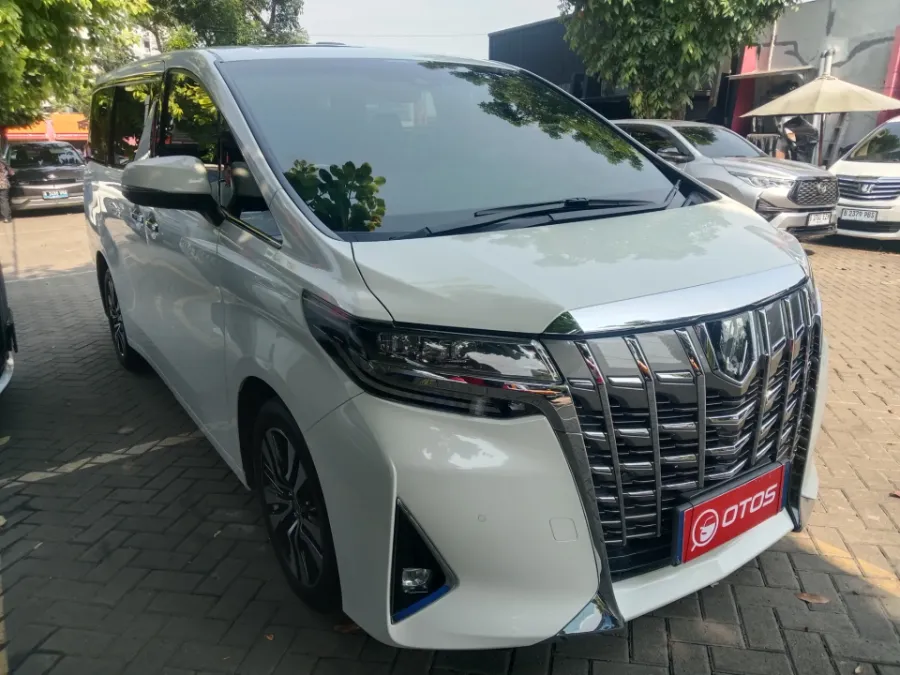 Foto Mobil Bekas Kanan Depan Toyota Alphard 3.5 Q tahun 2020