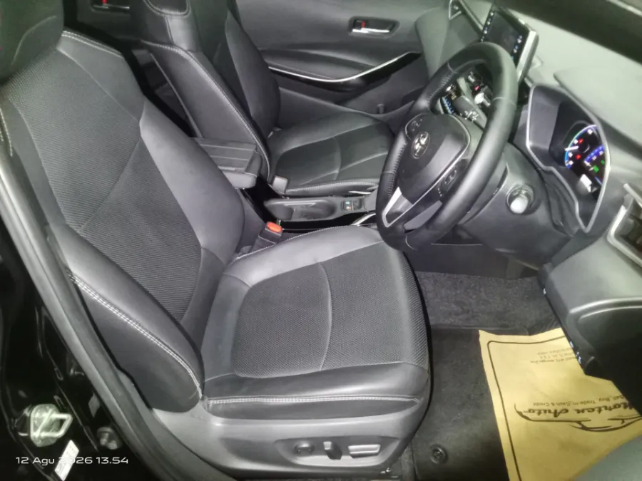 Foto Mobil Bekas Kabin Depan Toyota Altis 1.8 tahun 2021