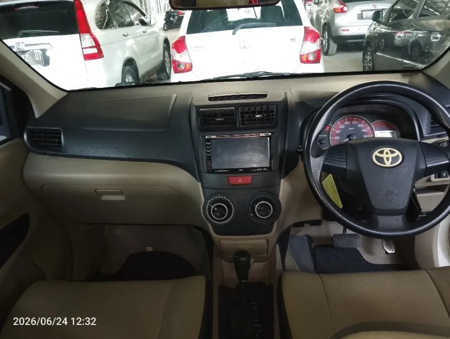 Foto Mobil Bekas Dashboard Toyota Avanza 1.3 E tahun 2013