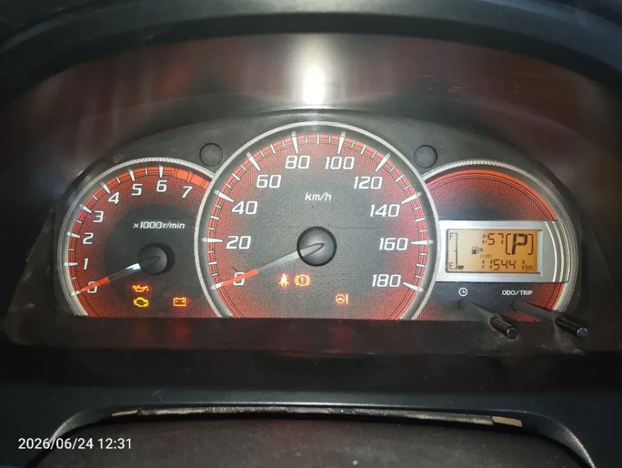 Foto Mobil Bekas Odometer Toyota Avanza 1.3 E tahun 2013