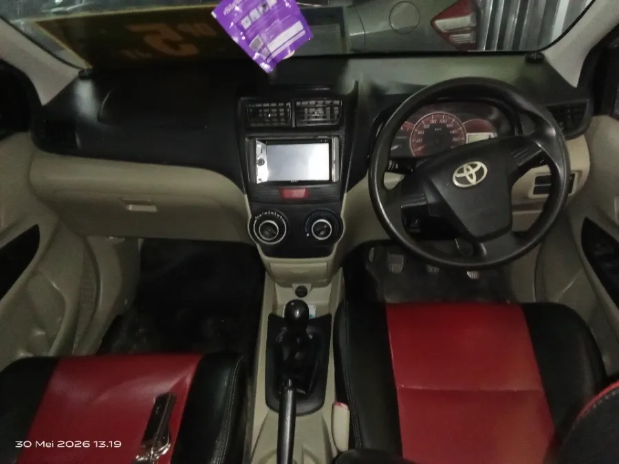 Foto Mobil Bekas Dashboard Toyota Avanza 1.3 E tahun 2014