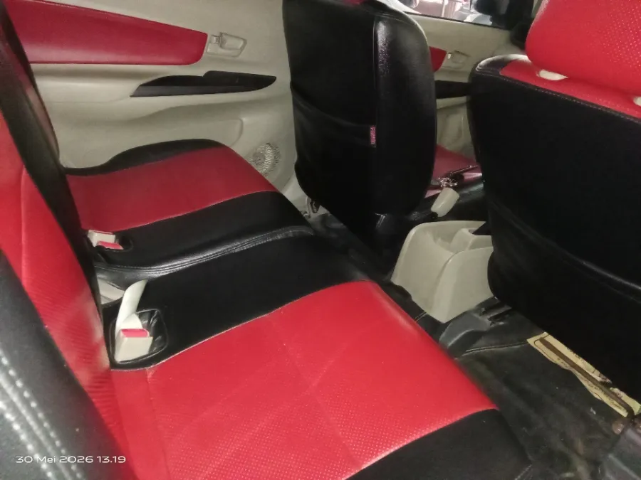 Foto Mobil Bekas Kabin Belakang Toyota Avanza 1.3 E tahun 2014