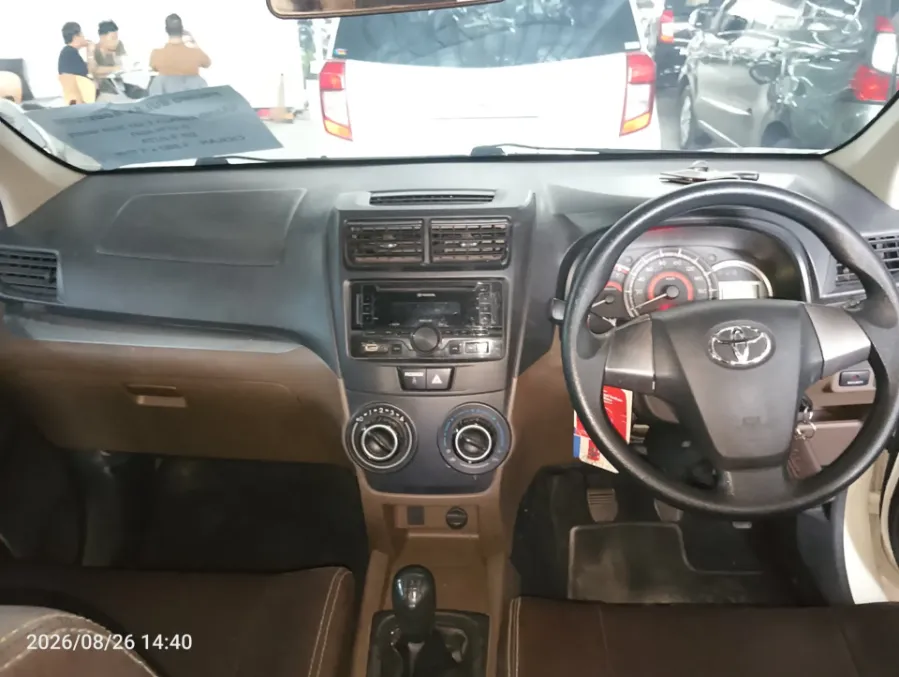 Foto Mobil Bekas Dashboard Toyota Avanza 1.3 E tahun 2018