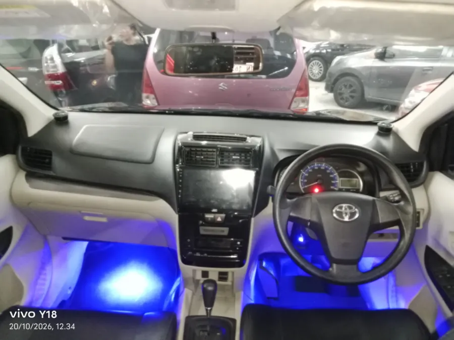 Foto Mobil Bekas Dashboard Toyota Avanza 1.3 E tahun 2019