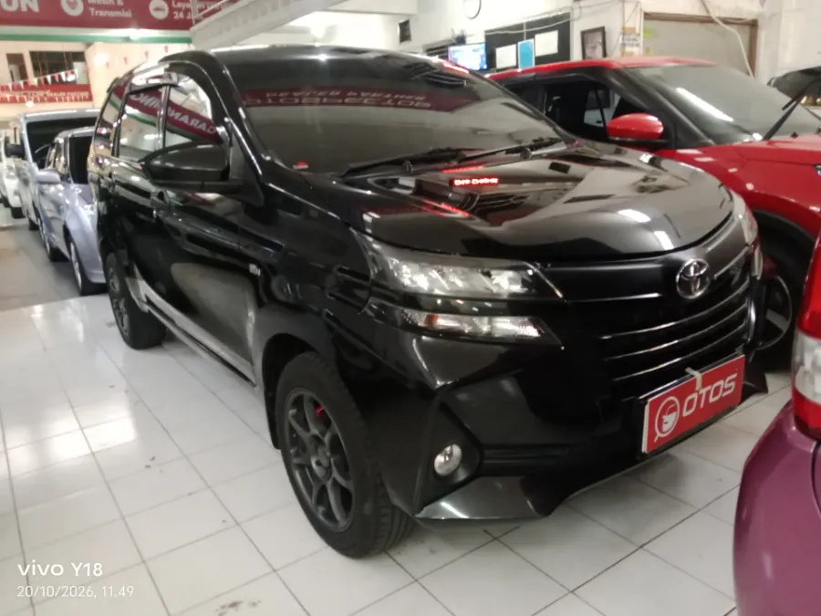 Foto Mobil Bekas Kanan Depan Toyota Avanza 1.3 E tahun 2019