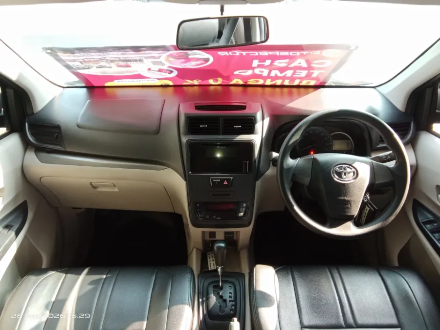 Foto Mobil Bekas Dashboard Toyota Avanza 1.3 E tahun 2020