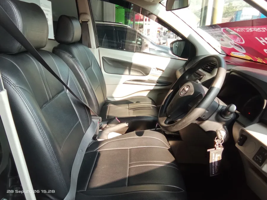 Foto Mobil Bekas Kabin Depan Toyota Avanza 1.3 E tahun 2020