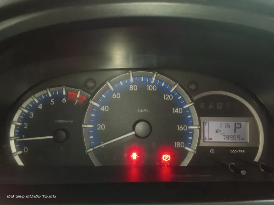 Foto Mobil Bekas Odometer Toyota Avanza 1.3 E tahun 2020