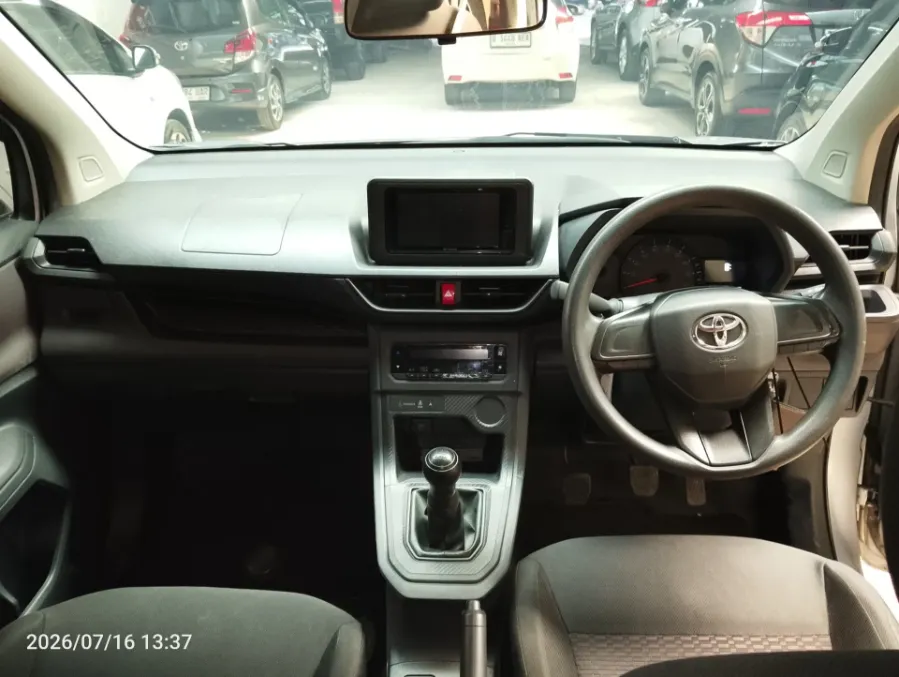 Foto Mobil Bekas Dashboard Toyota Avanza 1.3 E tahun 2022