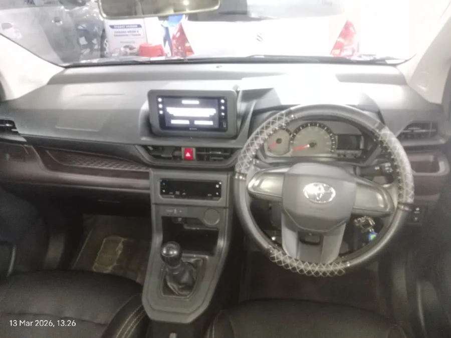 Foto Mobil Bekas Dashboard Toyota Avanza 1.3 E tahun 2022