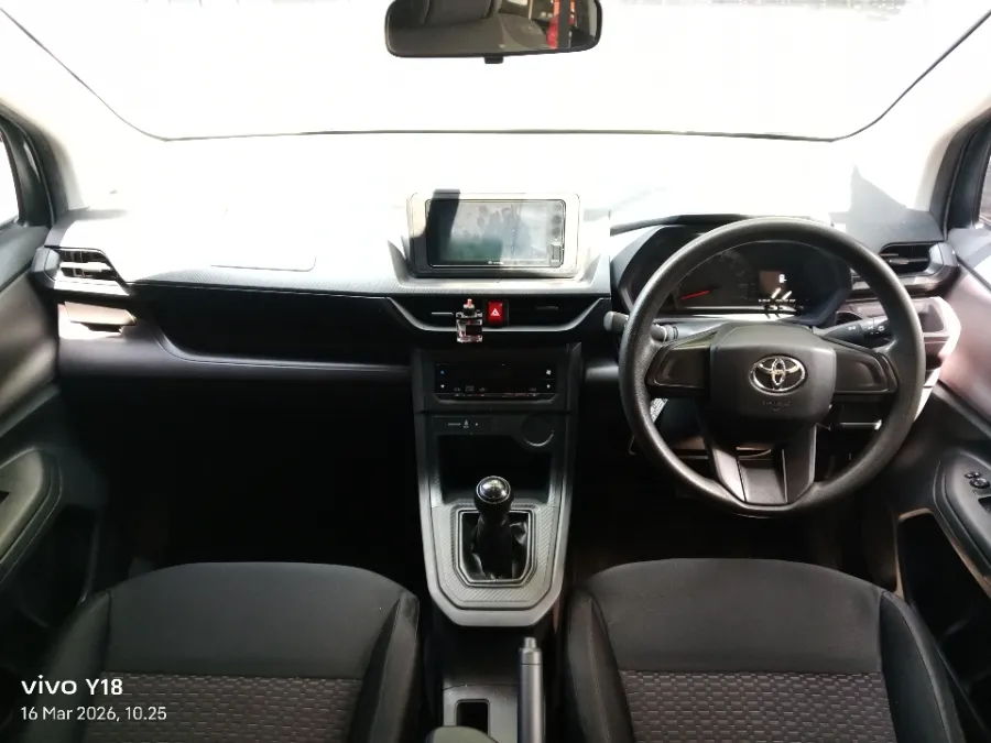 Foto Mobil Bekas Dashboard Toyota Avanza 1.3 E tahun 2022