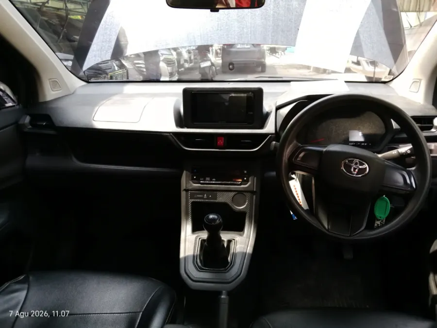 Foto Mobil Bekas Dashboard Toyota Avanza 1.3 E tahun 2022