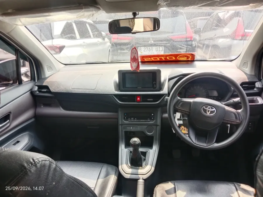 Foto Mobil Bekas Dashboard Toyota Avanza 1.3 E tahun 2022