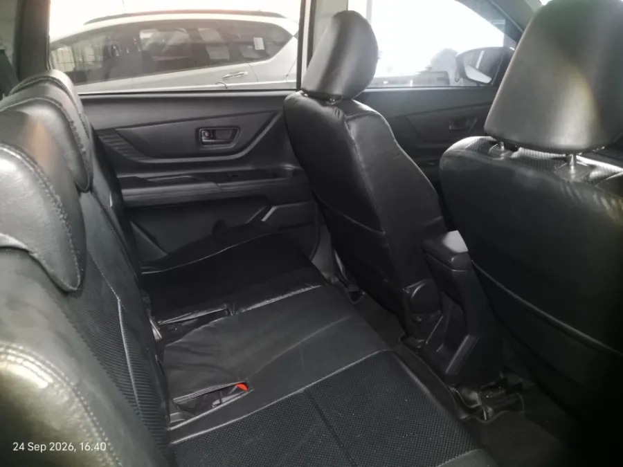 Foto Mobil Bekas Kabin Belakang Toyota Avanza 1.3 E tahun 2022