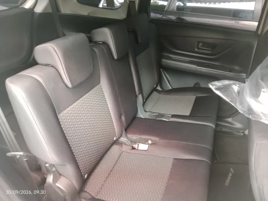 Foto Mobil Bekas Kabin Belakang Toyota Avanza 1.3 E tahun 2022