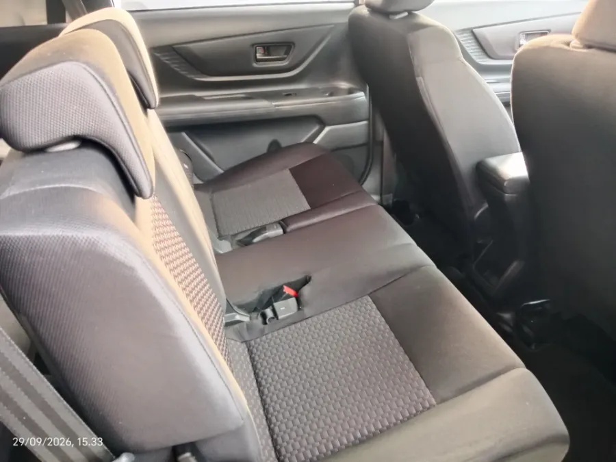 Foto Mobil Bekas Kabin Belakang Toyota Avanza 1.3 E tahun 2022