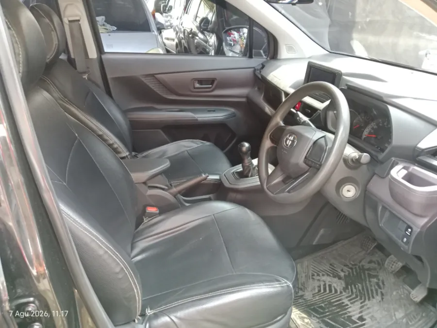 Foto Mobil Bekas Kabin Depan Toyota Avanza 1.3 E tahun 2022