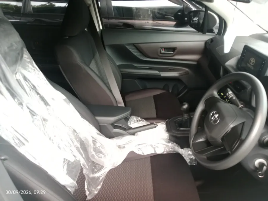 Foto Mobil Bekas Kabin Depan Toyota Avanza 1.3 E tahun 2022