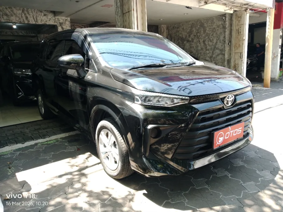 Foto Mobil Bekas Kanan Depan Toyota Avanza 1.3 E tahun 2022