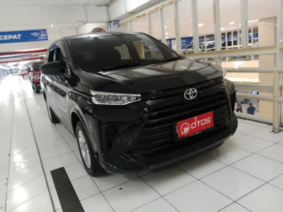 Foto Mobil Bekas Kanan Depan Toyota Avanza 1.3 E tahun 2022