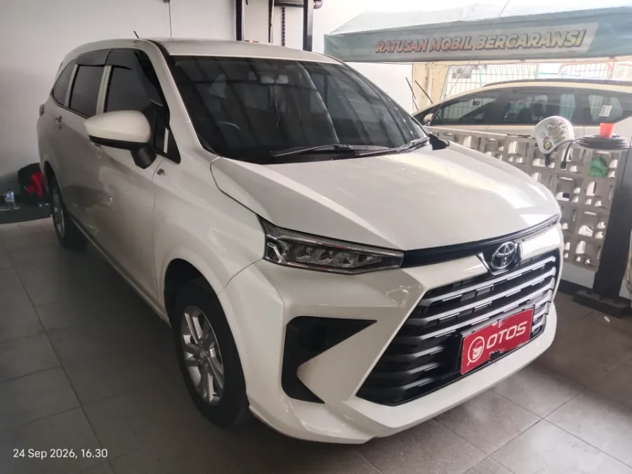 Foto Mobil Bekas Kanan Depan Toyota Avanza 1.3 E tahun 2022