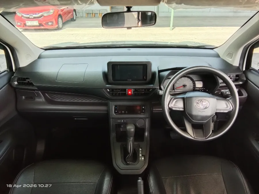 Foto Mobil Bekas Dashboard Toyota Avanza 1.3 E tahun 2023