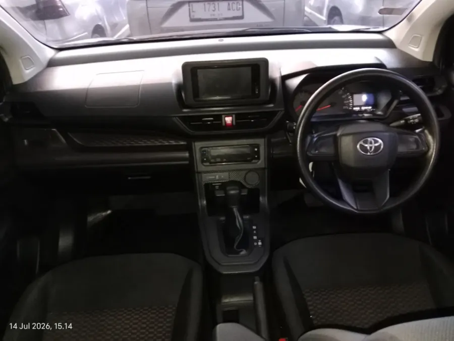 Foto Mobil Bekas Dashboard Toyota Avanza 1.3 E tahun 2023