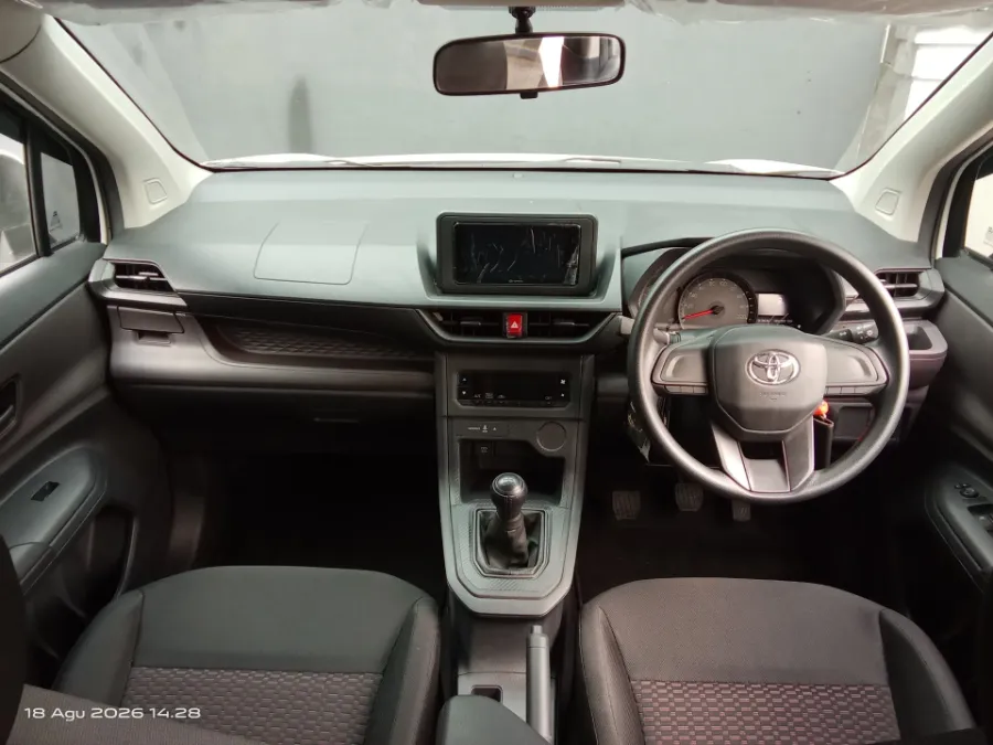 Foto Mobil Bekas Dashboard Toyota Avanza 1.3 E tahun 2023
