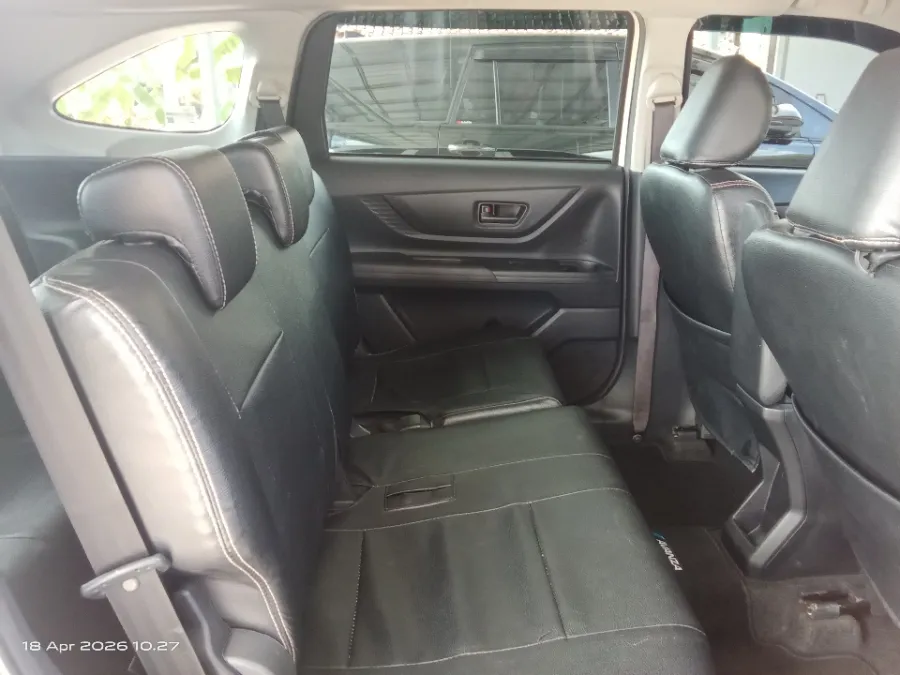 Foto Mobil Bekas Kabin Belakang Toyota Avanza 1.3 E tahun 2023