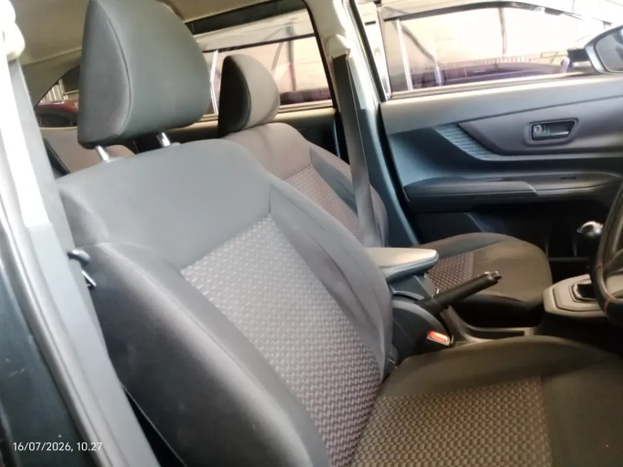 Foto Mobil Bekas Kabin Depan Toyota Avanza 1.3 E tahun 2023