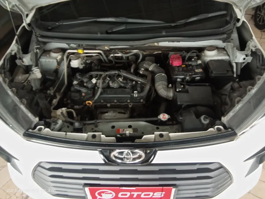 Foto Mobil Bekas Mesin Toyota Avanza 1.3 E tahun 2023