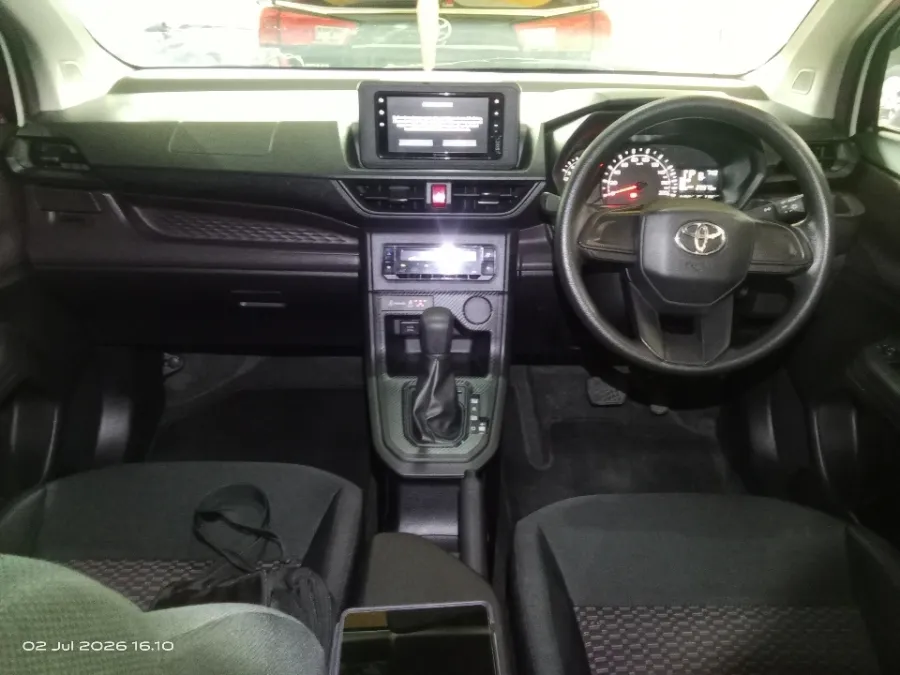Foto Mobil Bekas Dashboard Toyota Avanza 1.3 E tahun 2024