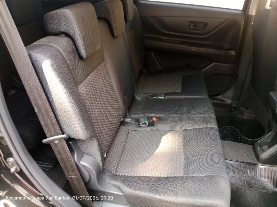 Foto Mobil Bekas Kabin Belakang Toyota Avanza 1.3 E tahun 2024