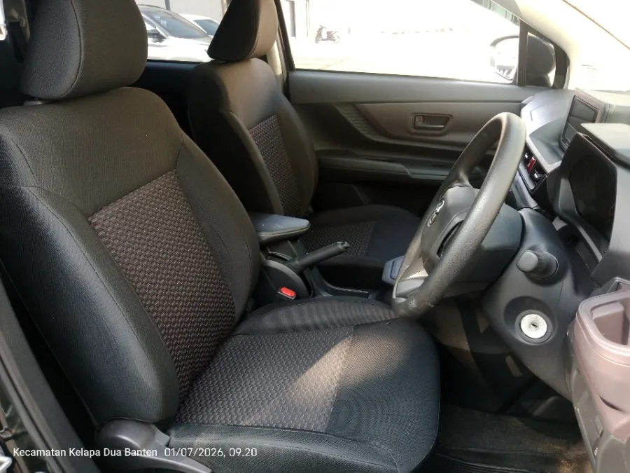 Foto Mobil Bekas Kabin Depan Toyota Avanza 1.3 E tahun 2024