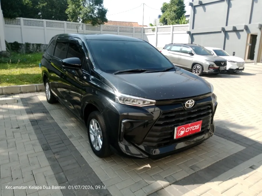 Foto Mobil Bekas Kanan Depan Toyota Avanza 1.3 E tahun 2024