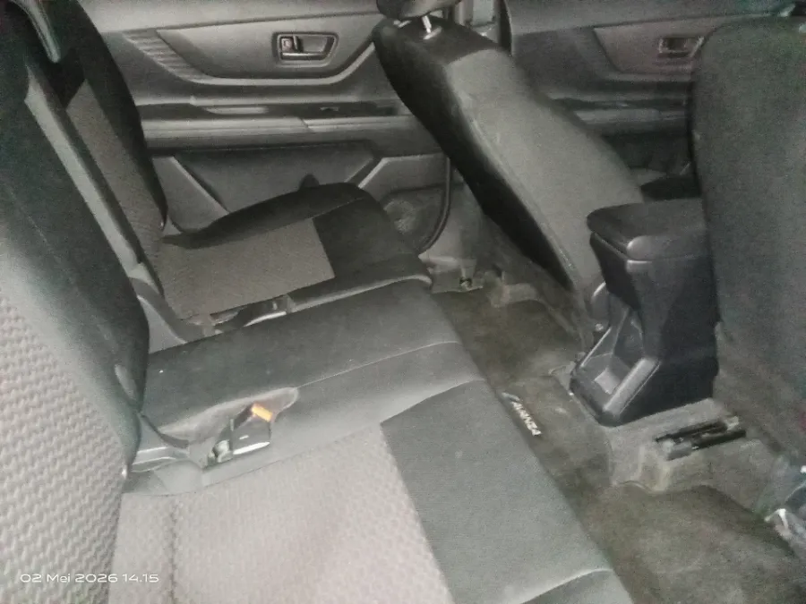 Foto Mobil Bekas Kabin Belakang Toyota Avanza 1.3 E tahun 2025