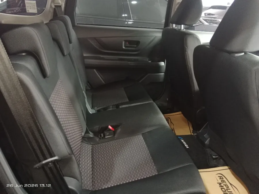 Foto Mobil Bekas Kabin Belakang Toyota Avanza 1.3 E tahun 2025