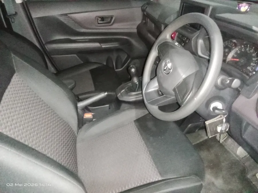 Foto Mobil Bekas Kabin Depan Toyota Avanza 1.3 E tahun 2025