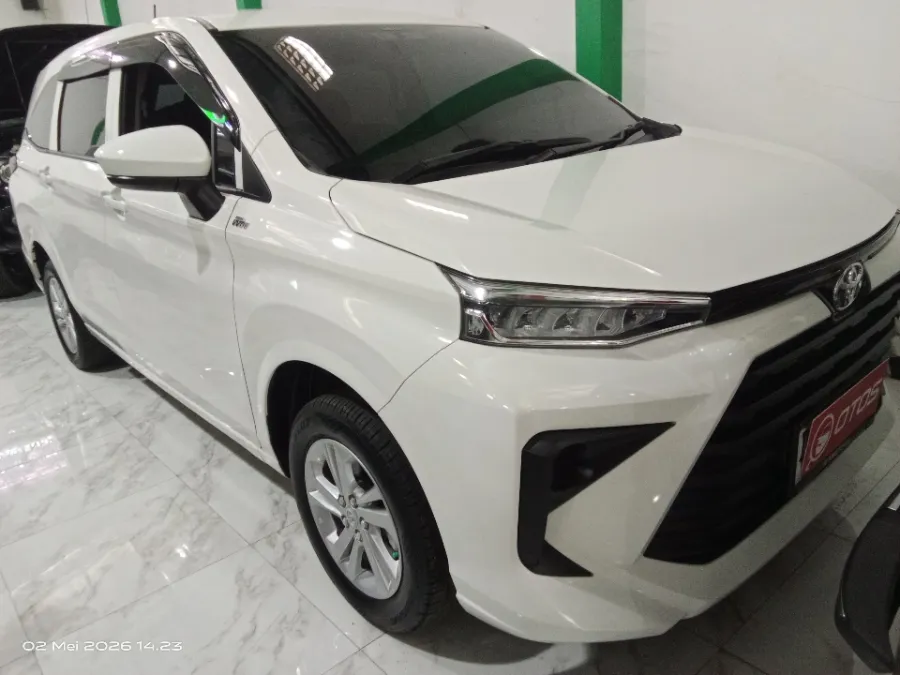 Foto Mobil Bekas Kanan Depan Toyota Avanza 1.3 E tahun 2025
