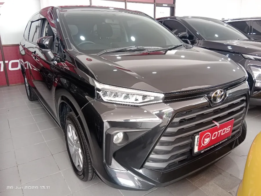 Foto Mobil Bekas Kanan Depan Toyota Avanza 1.3 E tahun 2025