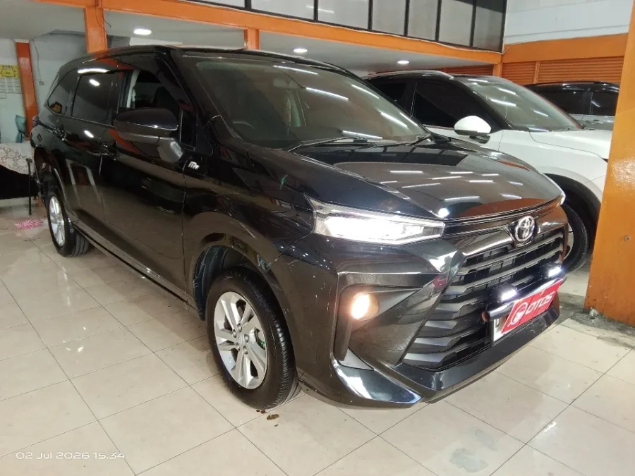 Foto Mobil Bekas Kanan Depan Toyota Avanza 1.3 E tahun 2025