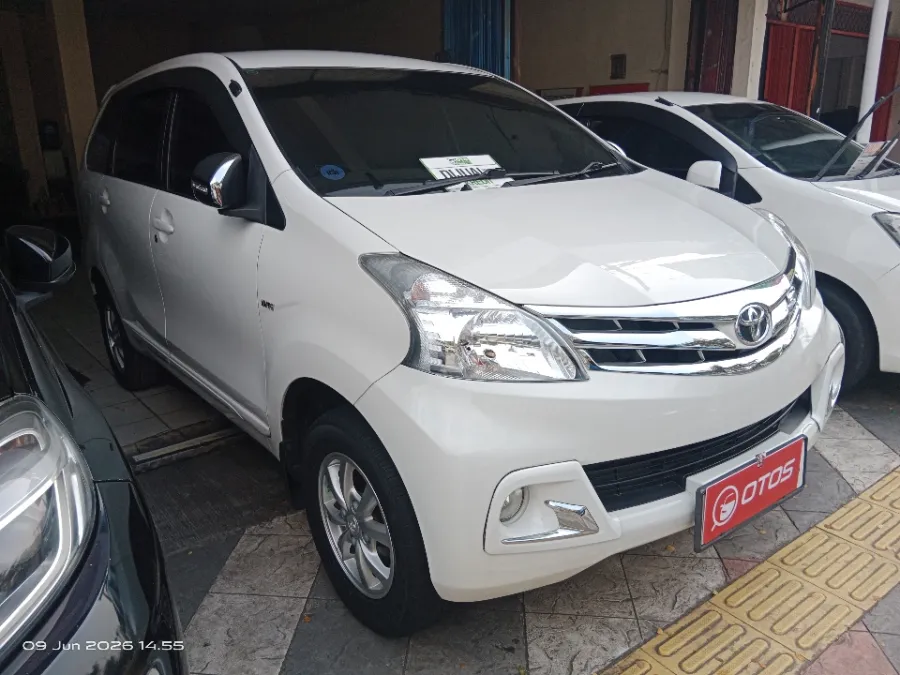 Foto Mobil Bekas Kanan Depan Toyota Avanza 1.3 G tahun 2015