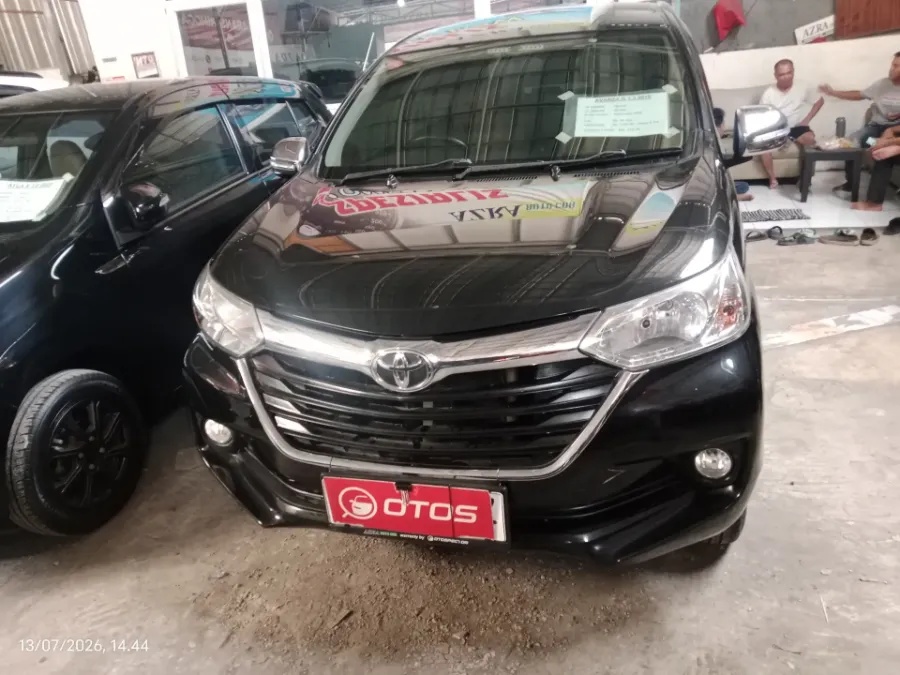Foto Mobil Bekas Tampak Depan Toyota Avanza 1.3 G tahun 2016
