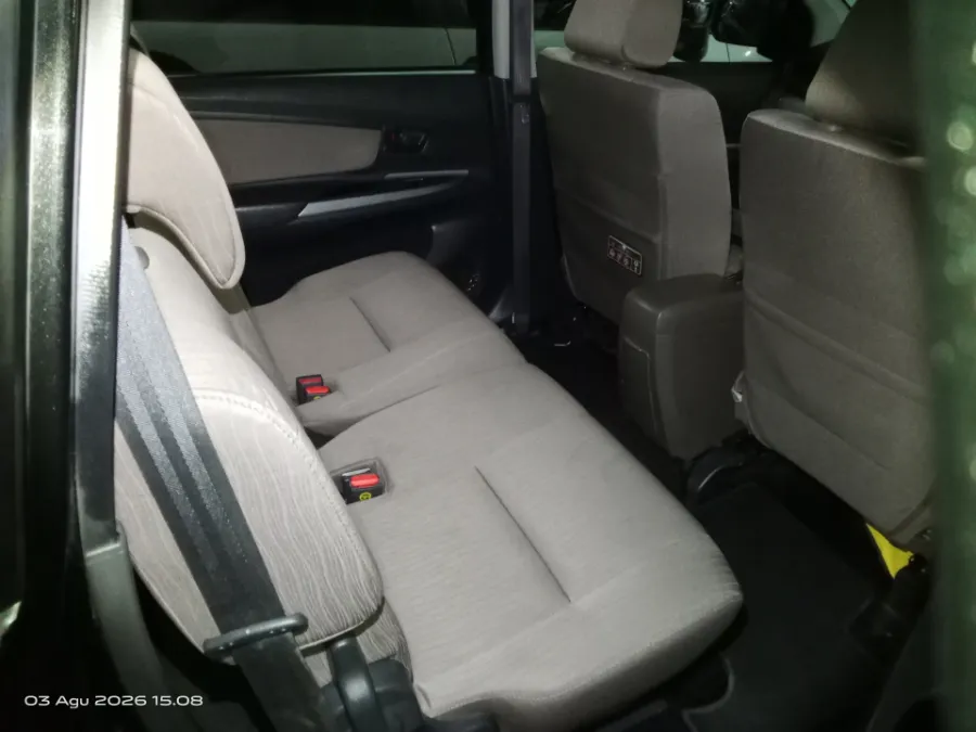 Foto Mobil Bekas Kabin Belakang Toyota Avanza 1.3 G tahun 2017